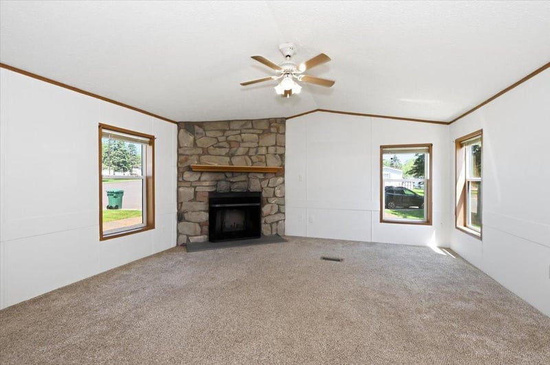 35 Korda Dr, Duluth, MN 55808