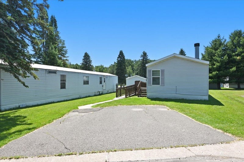 35 Korda Dr, Duluth, MN 55808