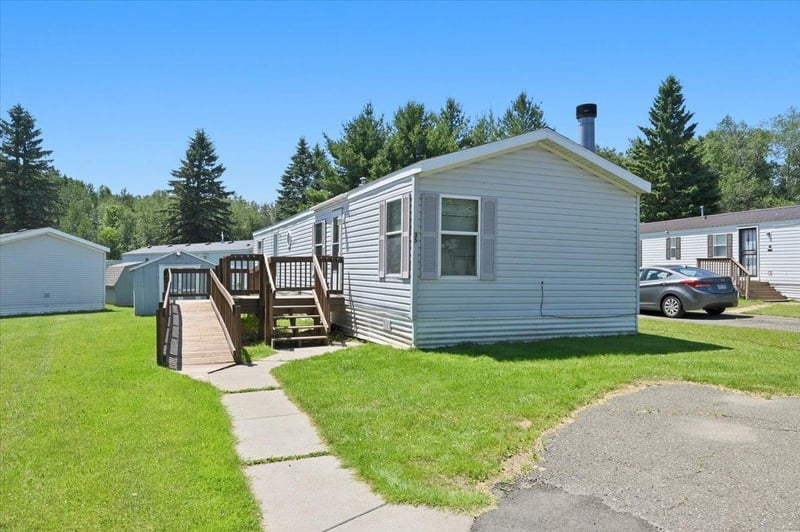 35 Korda Dr, Duluth, MN 55808