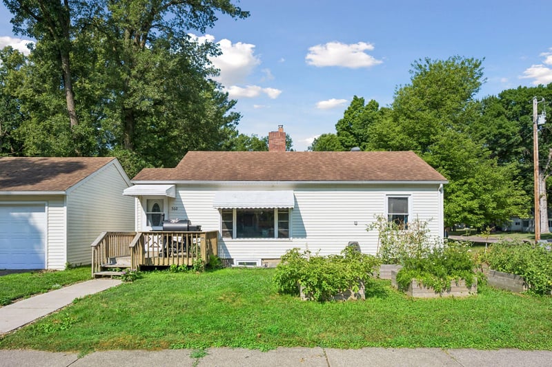 560 2nd Ave NW, Milaca, MN 56353