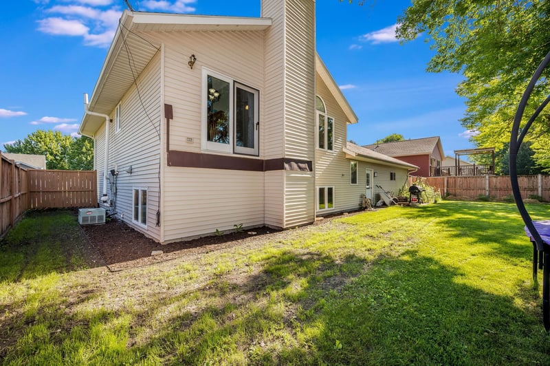 1735 Orchid Dr N, North Mankato, MN 56003
