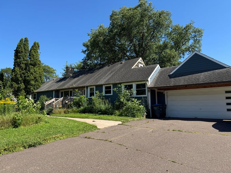 2338 15th Ave E, North Saint Paul, MN 55109