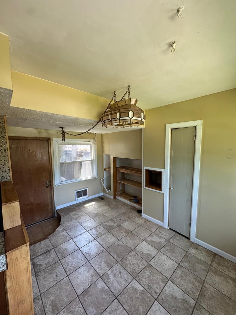2338 15th Ave E, North Saint Paul, MN 55109
