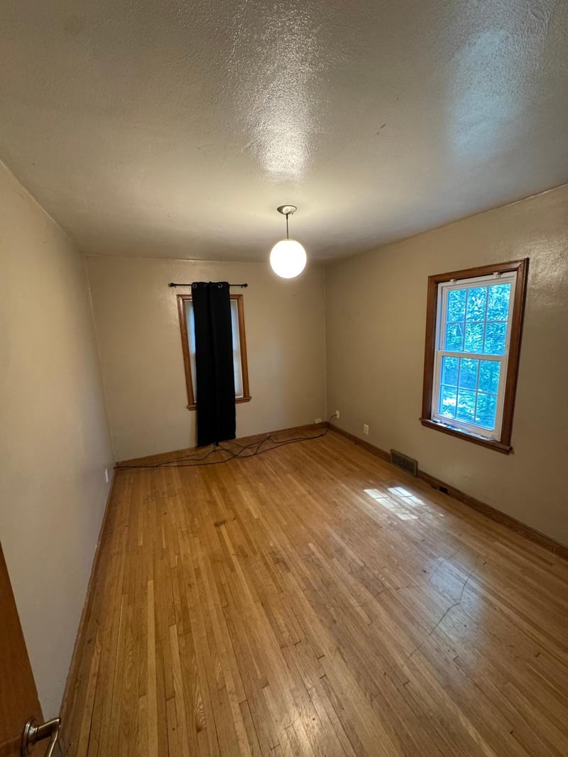 2338 15th Ave E, North Saint Paul, MN 55109