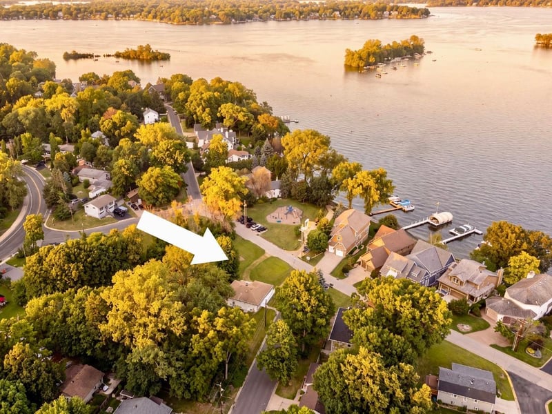 4528 Aberdeen Rd, Mound, MN 55364
