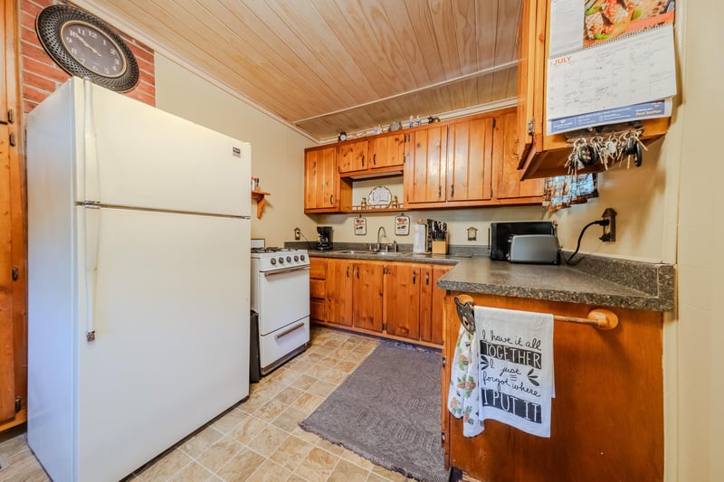 410 Snell Ave, Pine River, MN 56474