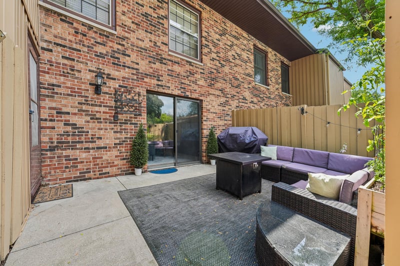 2411 Unity Ave N, Golden Valley, MN 55422
