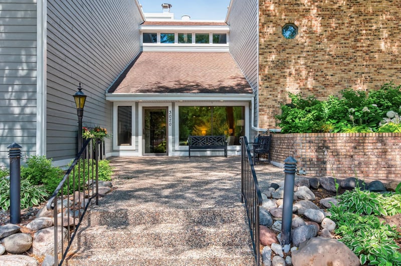3020 Saint Albans Mill Rd #205, Hopkins, MN 55305