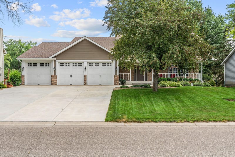 6427 Deerwood Ln, Lino Lakes, MN 55014