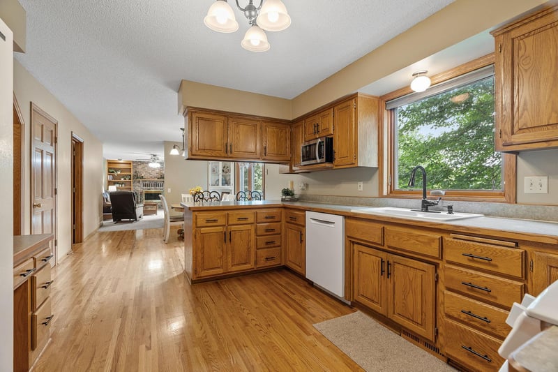 6427 Deerwood Ln, Lino Lakes, MN 55014