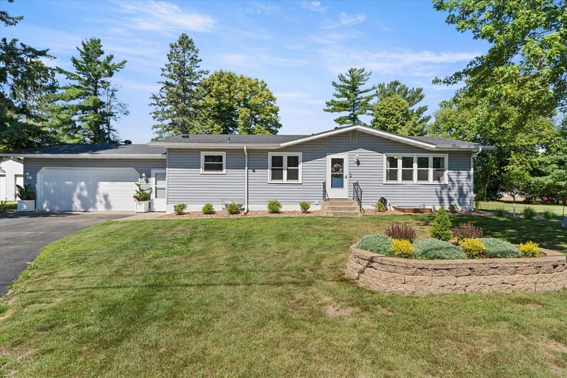 25615 Church St, Nisswa, MN 56468