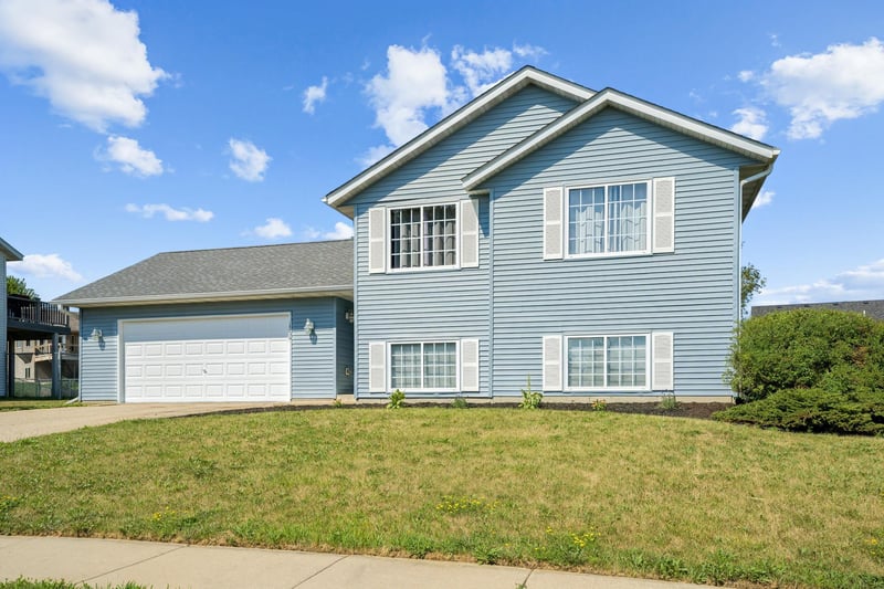1270 Pine Ridge Dr NE, Pine Island, MN 55963