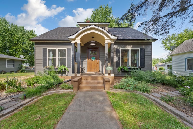 309 N 6th St, Henderson, MN 56044