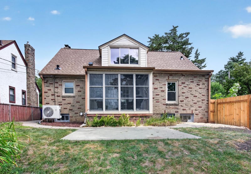 1100 Montana Ave W, Saint Paul, MN 55108