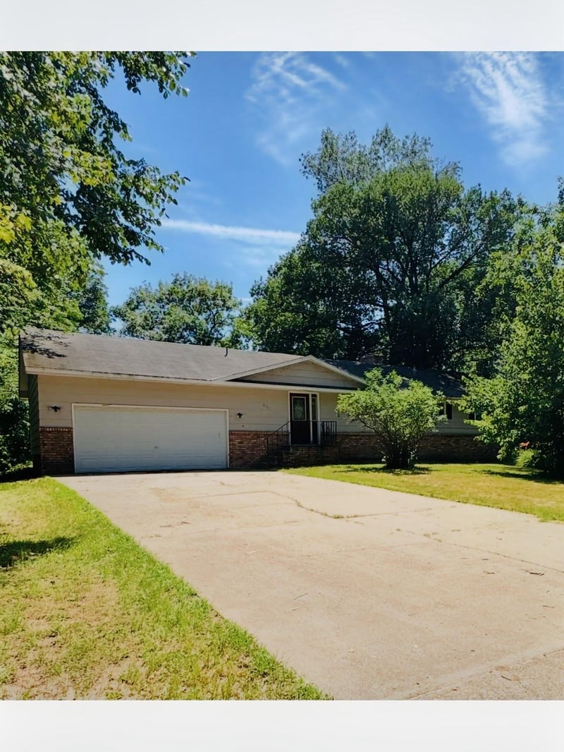 8781 Dorothy Ave, Brainerd, MN 56401