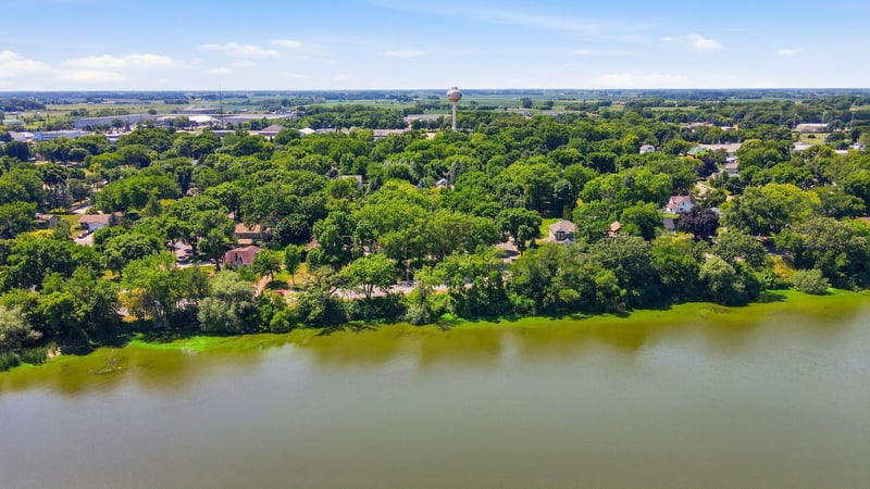 320 Kingsley St S, Winsted, MN 55395