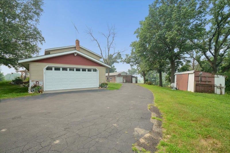 1200 301st Ave NW, Isanti, MN 55040