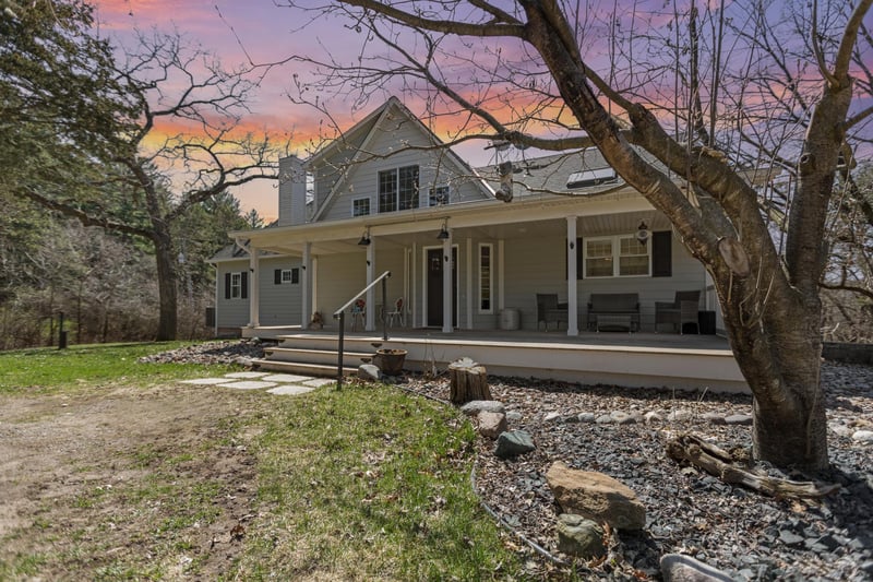 1342 Stagecoach Trl S, Afton, MN 55001