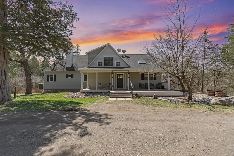 1342 Stagecoach Trl S, Afton, MN 55001