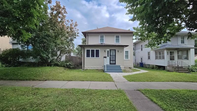 1124 Jessamine Ave E, Saint Paul, MN 55106