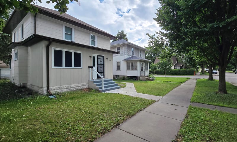 1124 Jessamine Ave E, Saint Paul, MN 55106