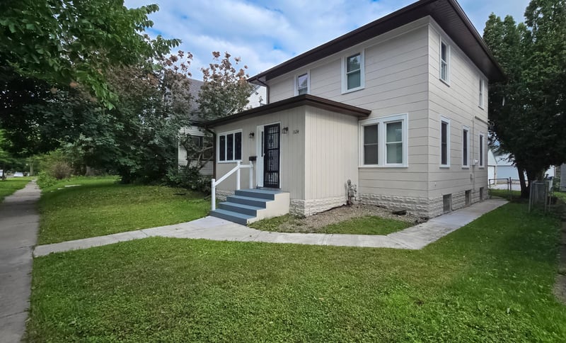 1124 Jessamine Ave E, Saint Paul, MN 55106