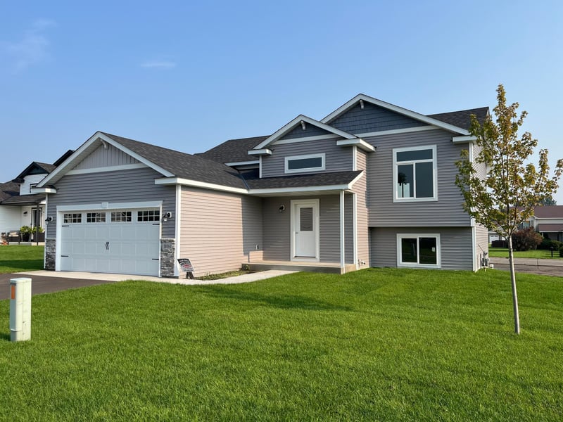 108 Woolgrass Way, Avon, MN 56310