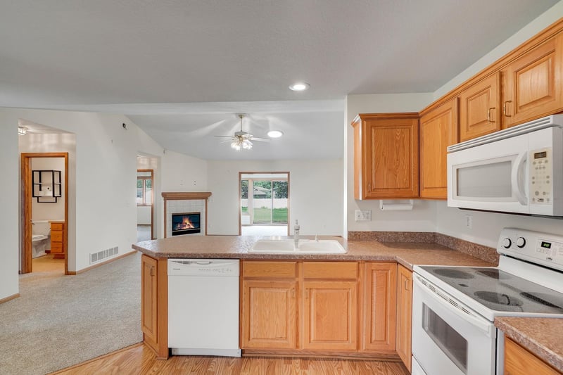 241 Tuttle Dr, Hastings, MN 55033