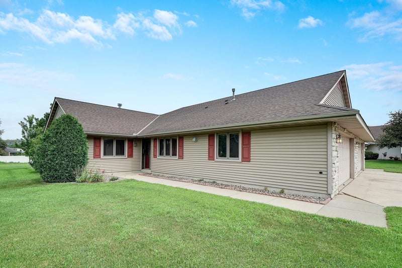 241 Tuttle Dr, Hastings, MN 55033