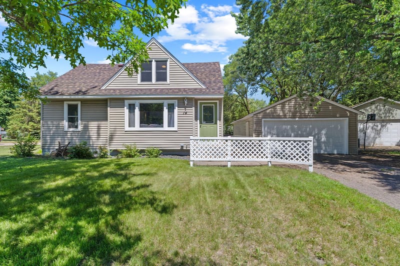 14 Pointcross Dr, Circle Pines, MN 55014