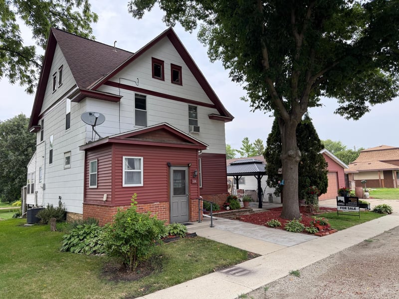 314 Arnold St, West Concord, MN 55985