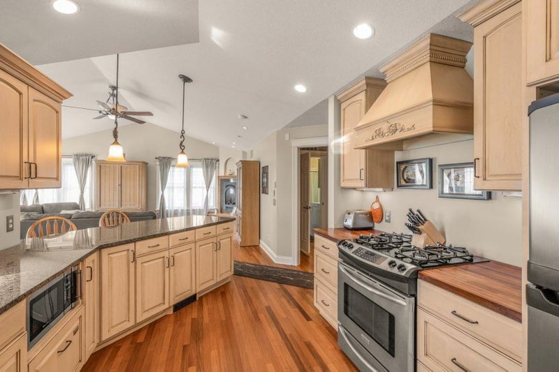 3836 Togo Rd, Spring Park, MN 55384