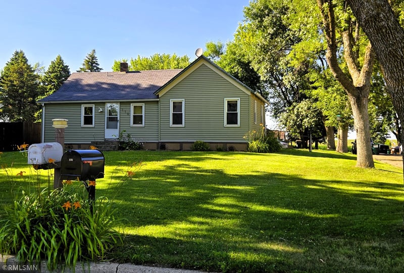 116 2nd St NE, Plato, MN 55370