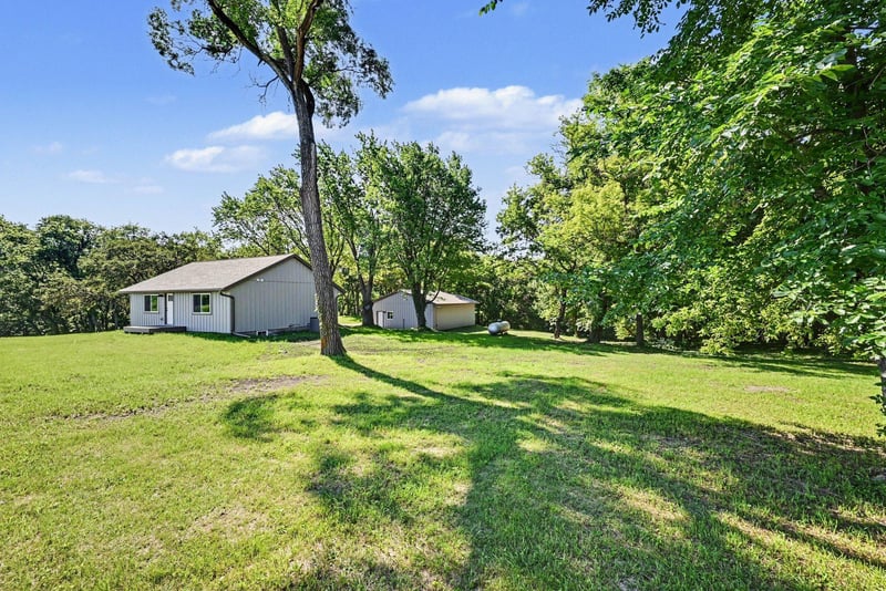 29499 390th St, Le Sueur, MN 56058