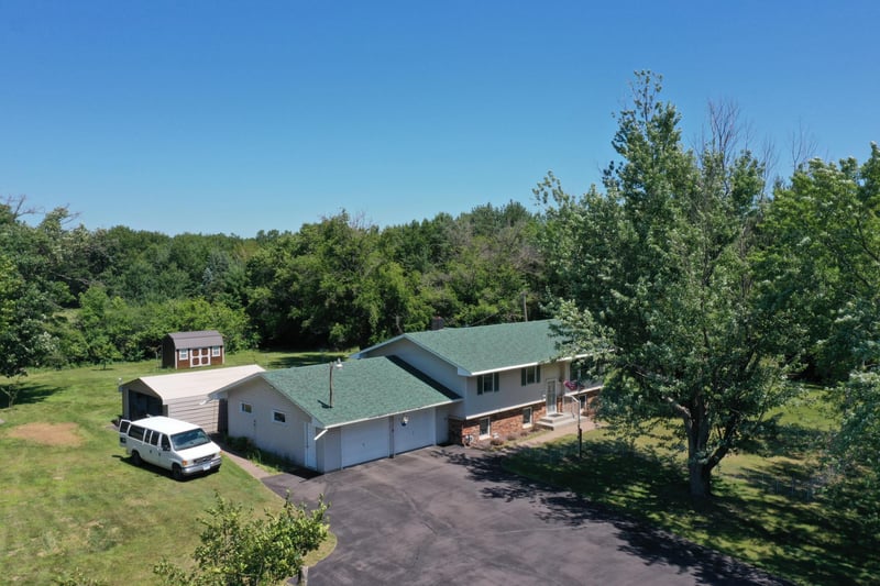 5276 392nd St, North Branch, MN 55056