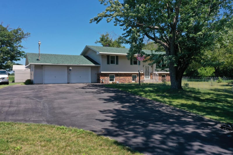 5276 392nd St, North Branch, MN 55056