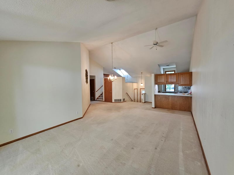 2206 10th Ave SE, Willmar, MN 56201