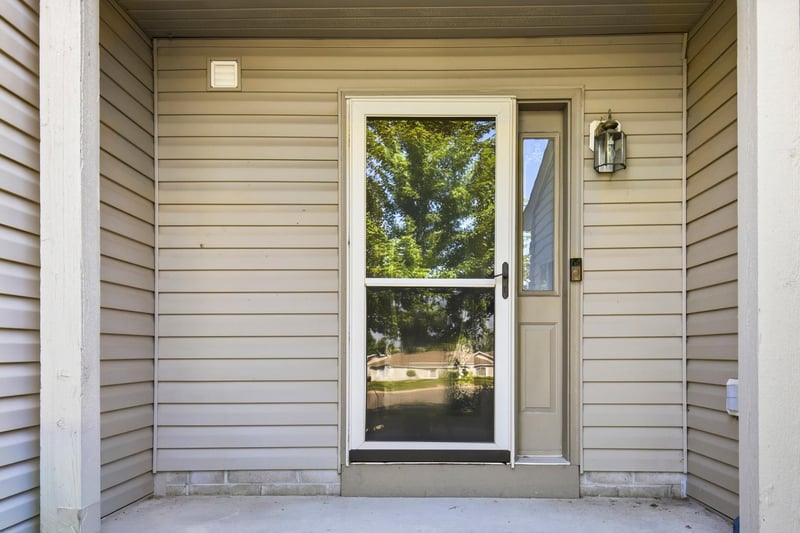 2445 Birn Hill Dr, Faribault, MN 55021