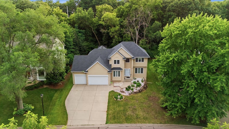 15016 Viewcrest Ln, Burnsville, MN 55306