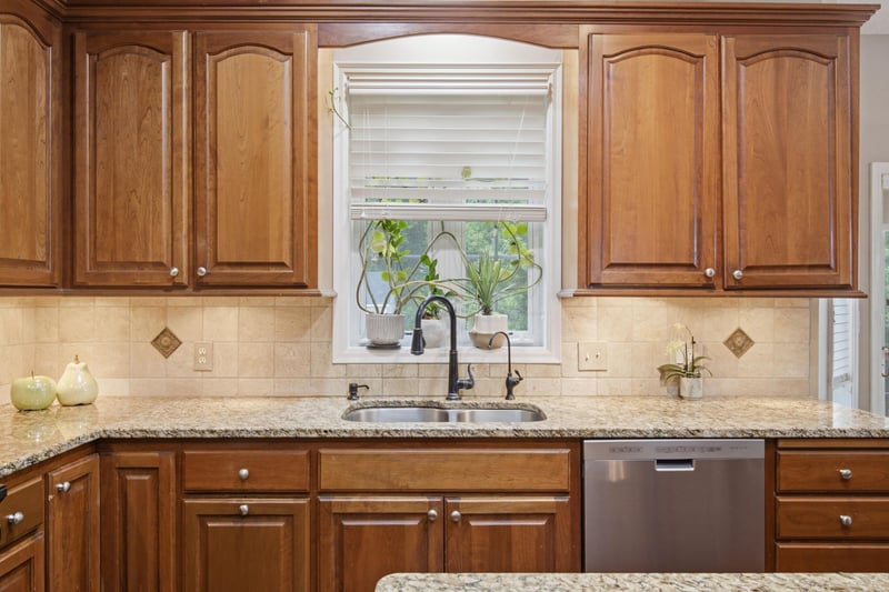 15016 Viewcrest Ln, Burnsville, MN 55306