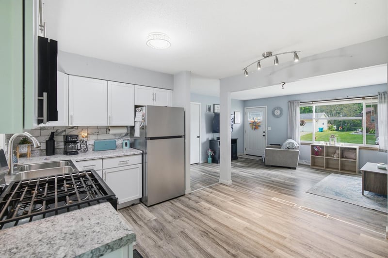 1213 3rd St NW, Waseca, MN 56093