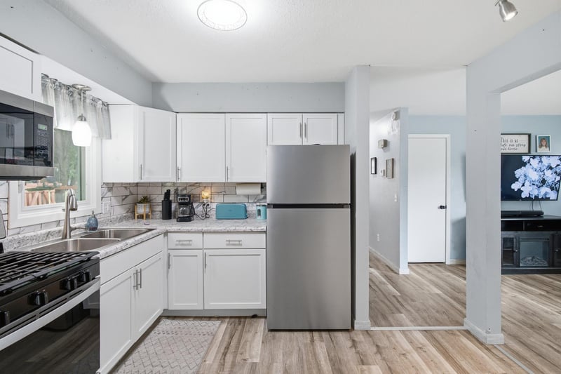 1213 3rd St NW, Waseca, MN 56093