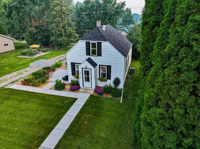 416 W Soo St, Parkers Prairie, MN 56361