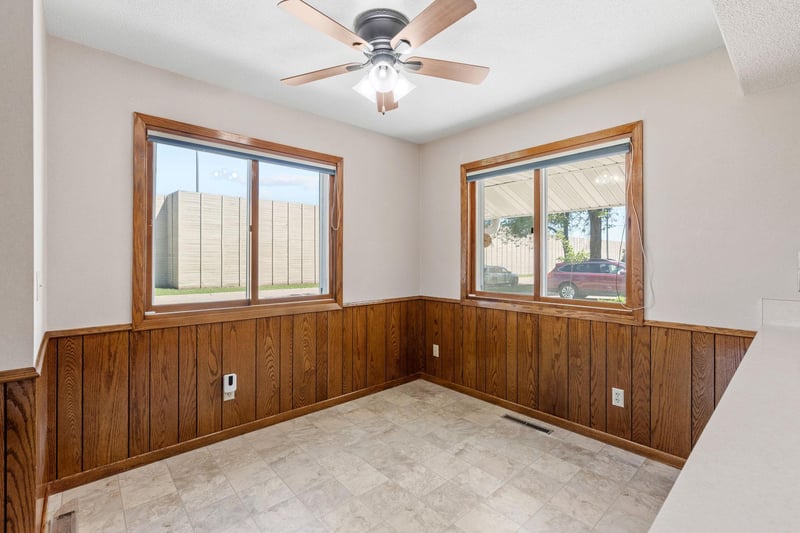 229 8th Ave SE, Osseo, MN 55369
