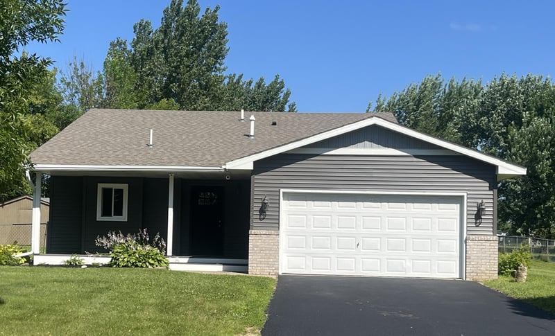1300 Honeysuckle Ln SE, Cambridge, MN 55008