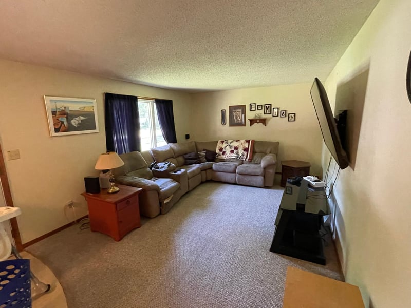 513 8th Ave NW, Waseca, MN 56093