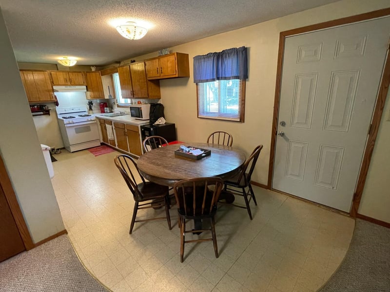 513 8th Ave NW, Waseca, MN 56093