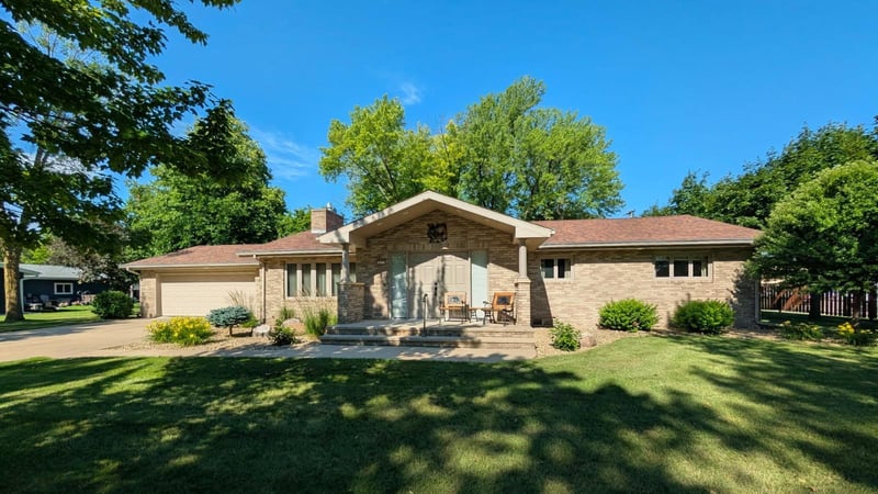 611 N 12th St, Montevideo, MN 56265