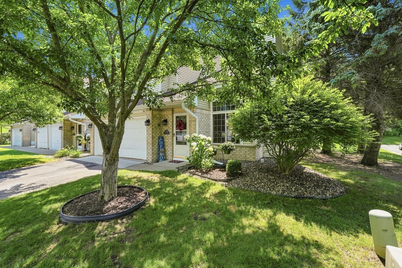 15337 Greenhaven Ln #101, Burnsville, MN 55306