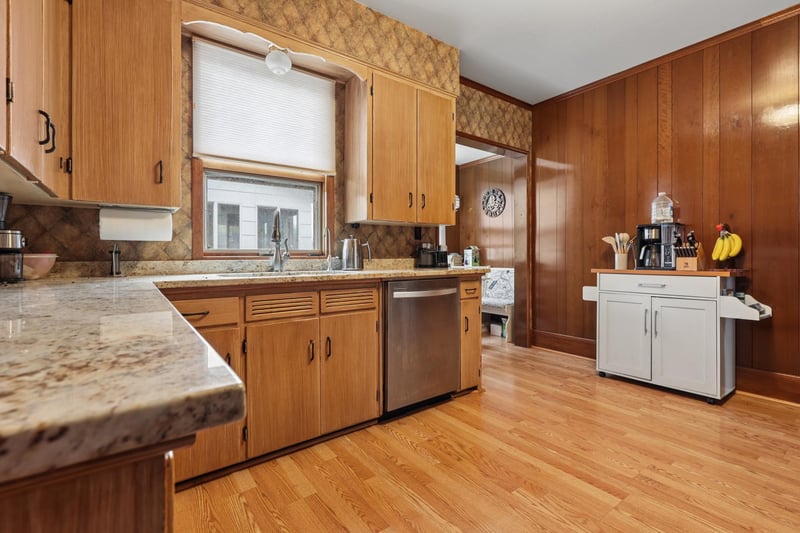 240 Washington St, Holdingford, MN 56340